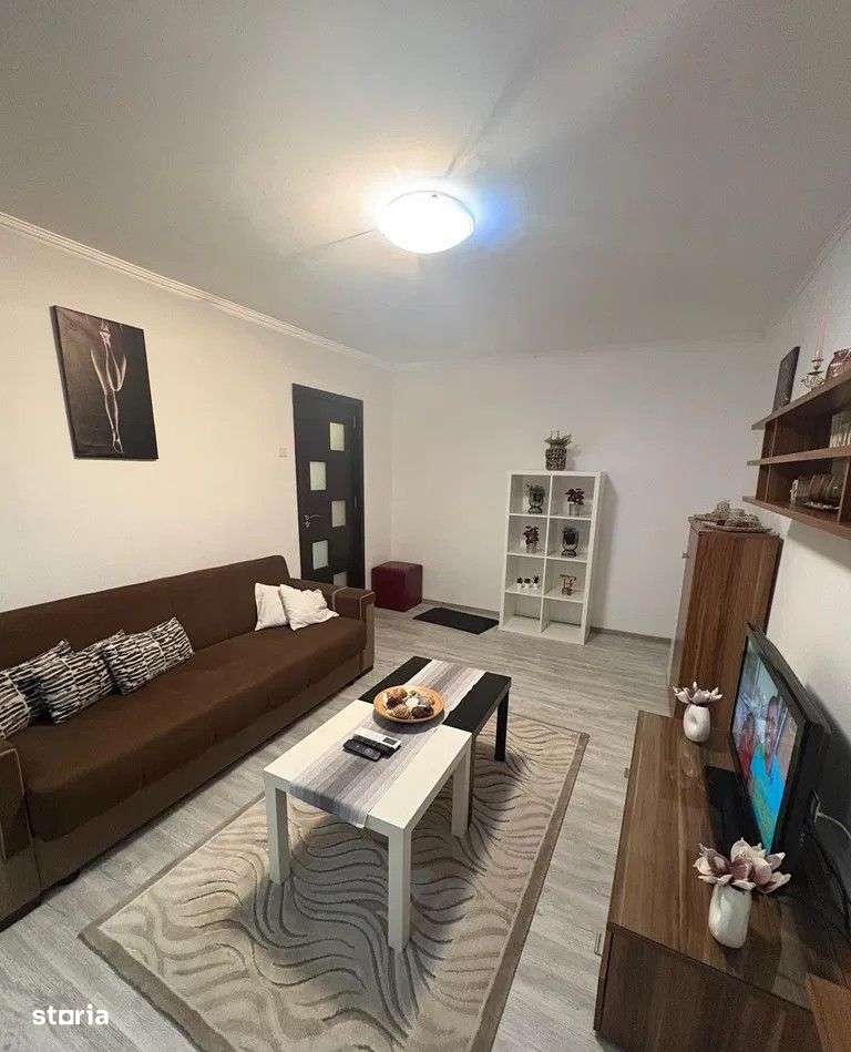 Apartament 2 camere de vanzare, 10 minute metrou Raul Doamnei-1