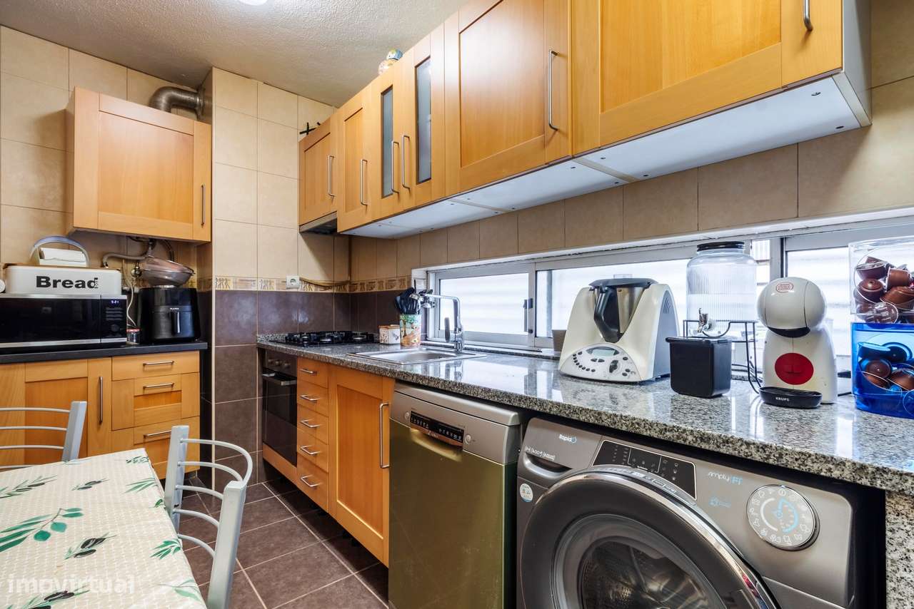 Apartamento T2 Remodelado em Marvila, Lisboa-9