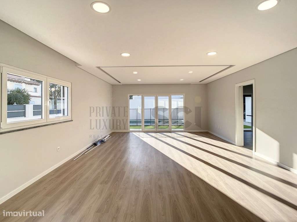 Moradia T3 Independente Térrea em Azeitão Garagem Piscina-15