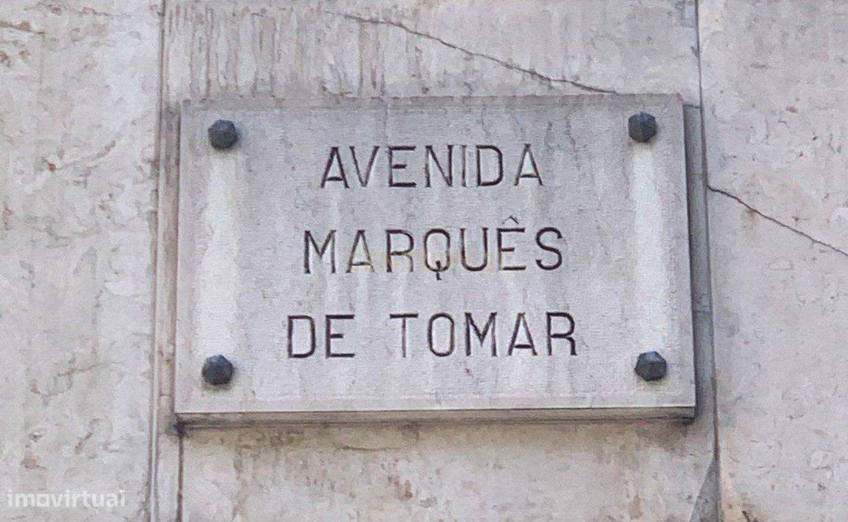 Trespasse de Bar / Restaurante de Diversão Noturna na Av. Marques de T-1