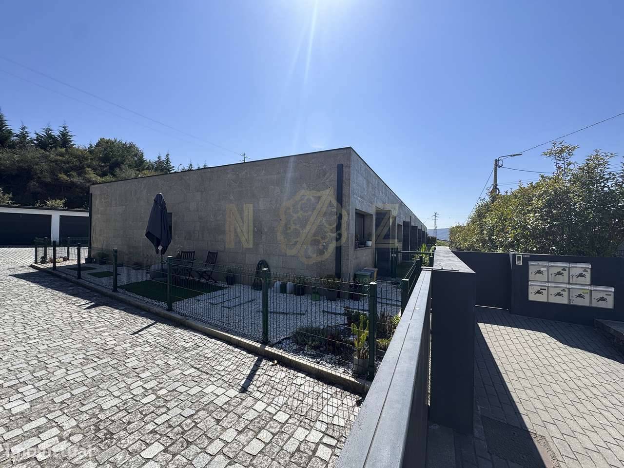 Moradia em Banda T2 - Enorme Jardim privado-17