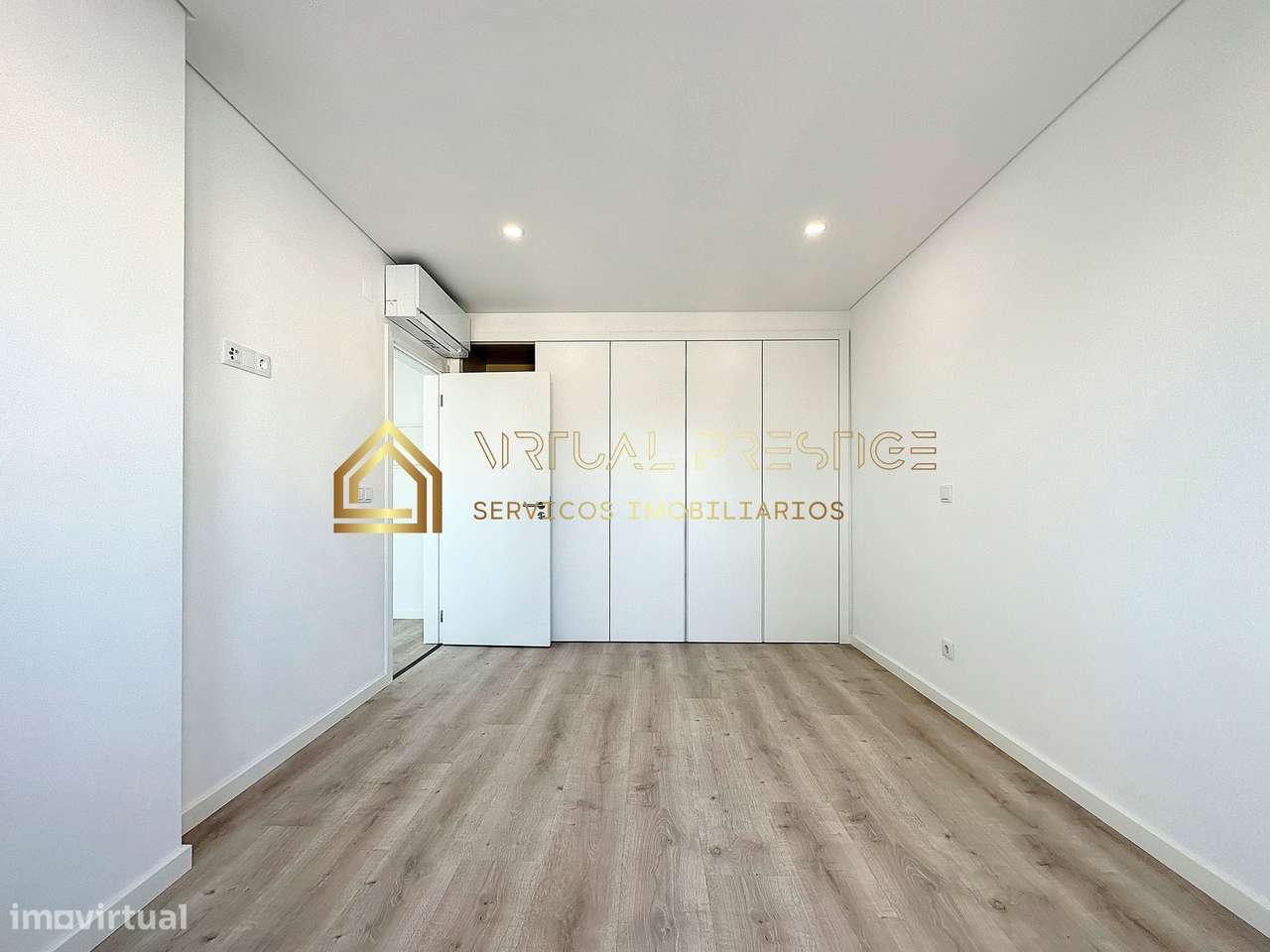 Moradia T4 nova com piscina e garagem – Charneca da Caparica-20