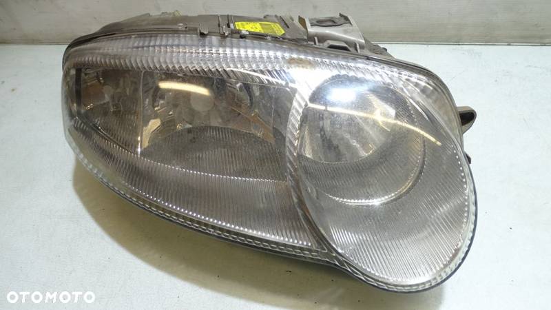 LAMPA PRAWA PRZEDNIA ALFA ROMEO 147 1.9 468261940 - 1