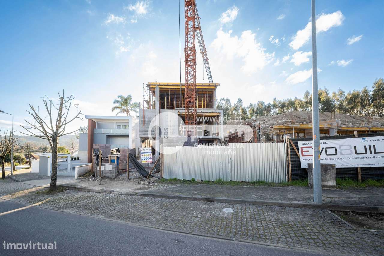 Moradia T3 em construção vendida "Chave na Mão" | Gondiães, Vila Verde - Grande imagem: 2/41