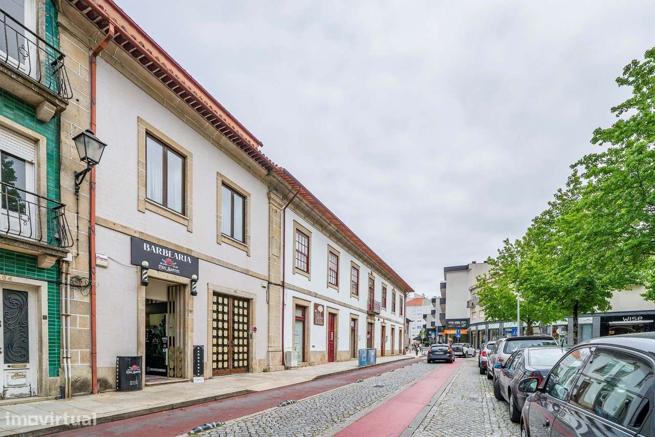 Trespasse de Conceituada Loja de Roupa Infantil no Centro de Barcelos-20