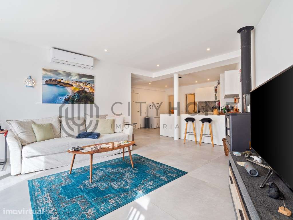 Apartamento T2 Remodelado com Rooftop em Carvoeiro - Grande imagem: 2/34