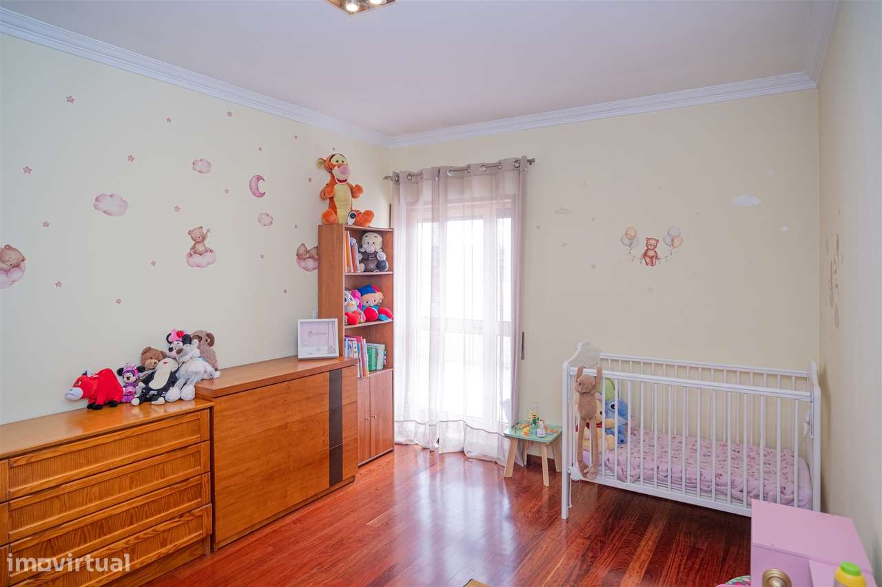 Apartamento T4 em Barcelos – Espaço, Conforto e Excelente Varanda!-20