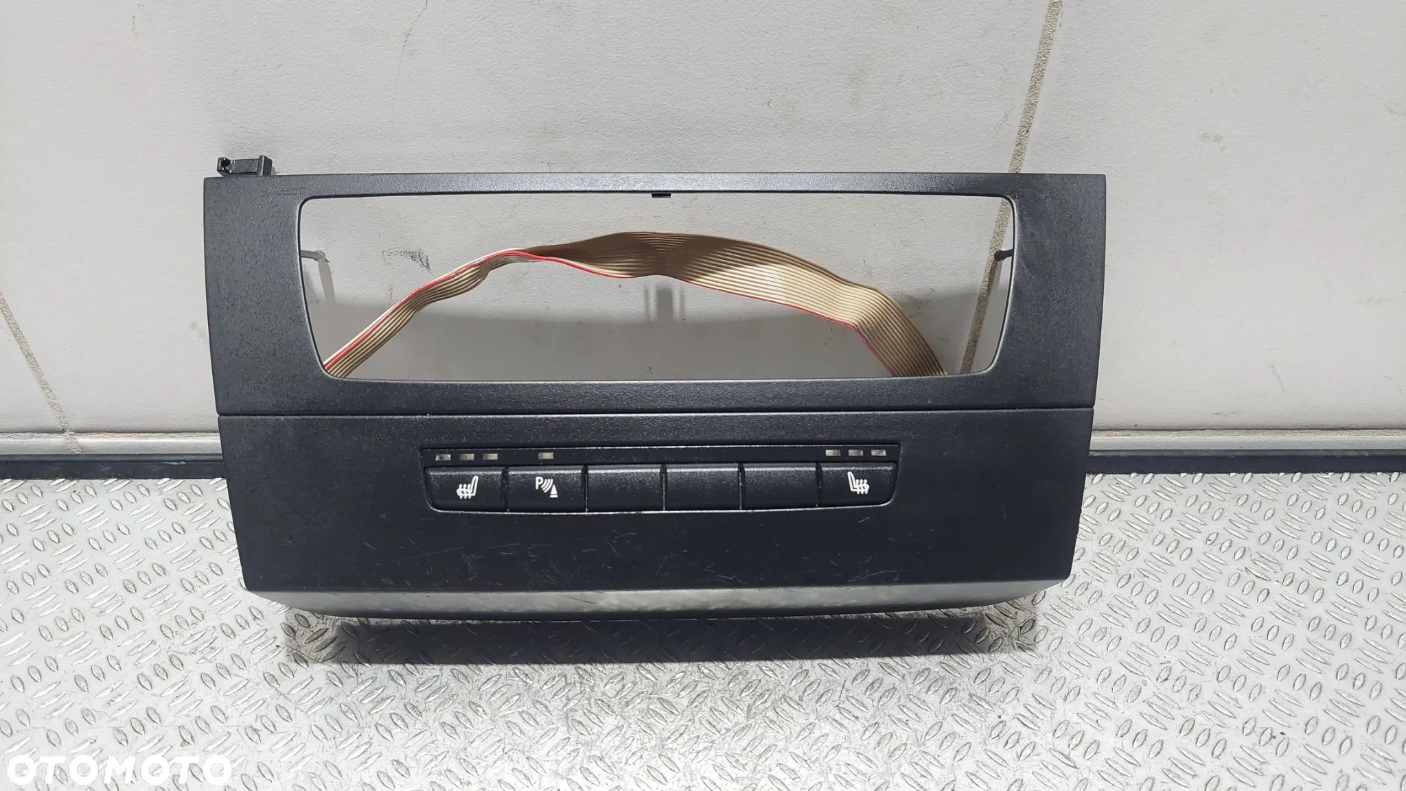 PRZEŁĄCZNIK PANEL PODGRZEWANIA FOTELI  BMW E90 E91 R2009 LIFT NR 03743652 - 1