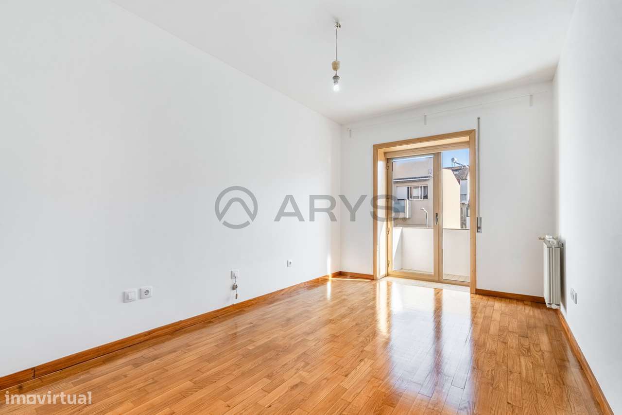 Amplo T1 com elevador em São Vicente Braga - Grande imagem: 2/21