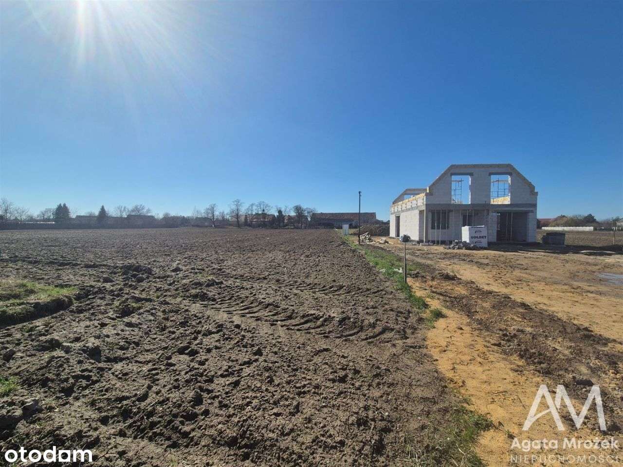 Działka budowlana z udziałami w drodze-6