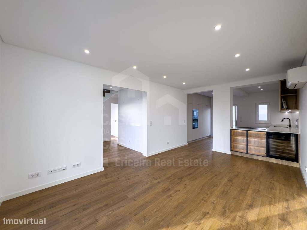 Vende Moradia T4 - Ericeira 2 Km, A Casa das Casas - Grande imagem: 4/34