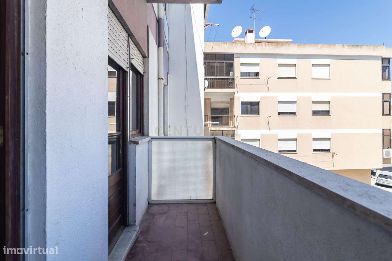 Apartamento de 4 assoalhadas na Amora-10