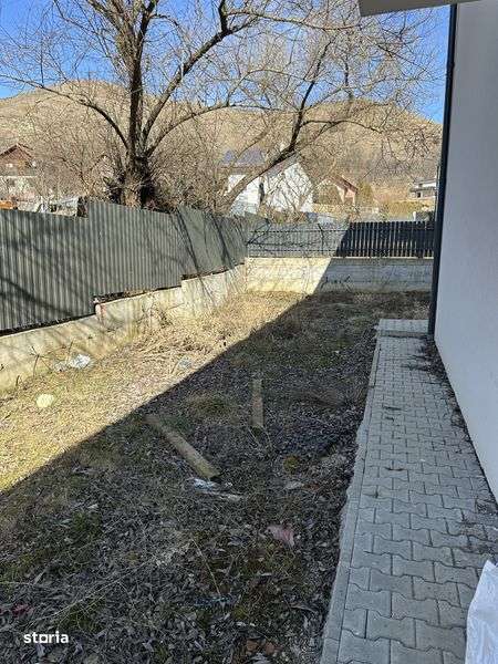 Duplex de vanzare . Tauti - Imagine principală: 4/8
