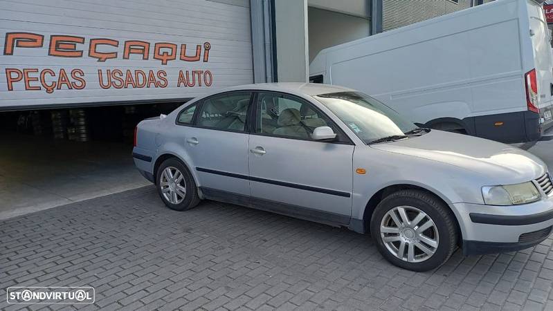 VW Passat 3B B5 1.9 tdi 110cv AFN de 1999 para peças - 2