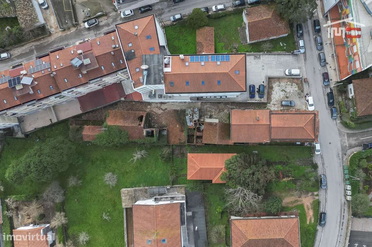 PREDIO PARA RECUPERAR A 300 METROS DO SANTUARIO DE FÁTIMA COM AREA ...-15