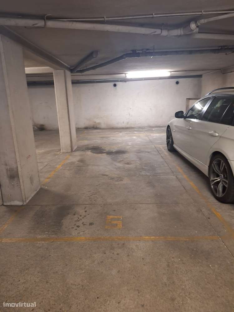 CPM25009 Lugar Garagem 5500€  Praceta Heróis Ultramar Vilar Andorinho-7