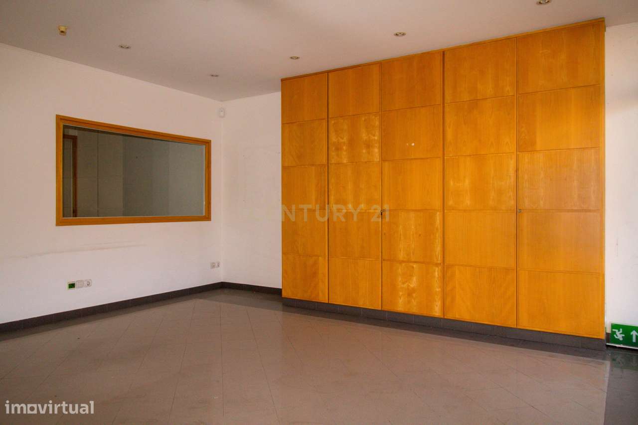 Loja, em Santarém, com 196 m2 - Grande imagem: 3/11