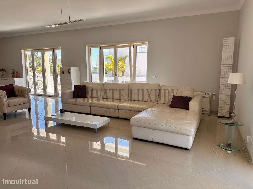 Moradia T4 com piscina e garagem na Marina de Albufeira - Grande imagem: 3/27