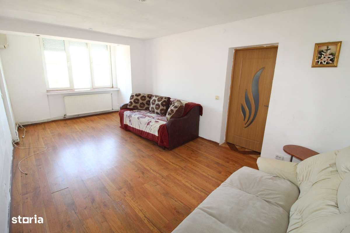 Vând apartament 2 camere în Hunedoara, zona Micro 4, S.U. 44 mp - Imagine principală: 2/9