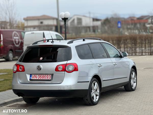 Volkswagen Passat Variant 2.0 Blue TDI DSG SCR Comfortline - 13