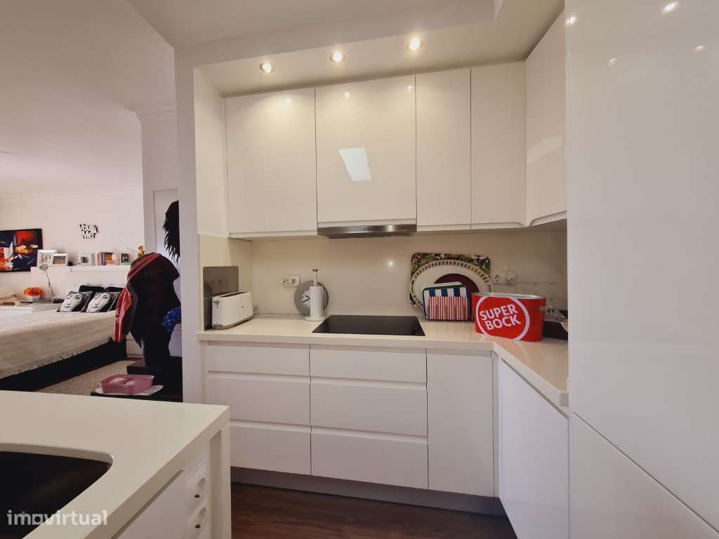 Vende-se T2 com ótima vista de mar-36