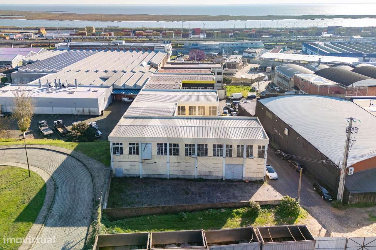 Espetacular Armazém Industrial em São João da Talha 1000m2 - Grande imagem: 5/48