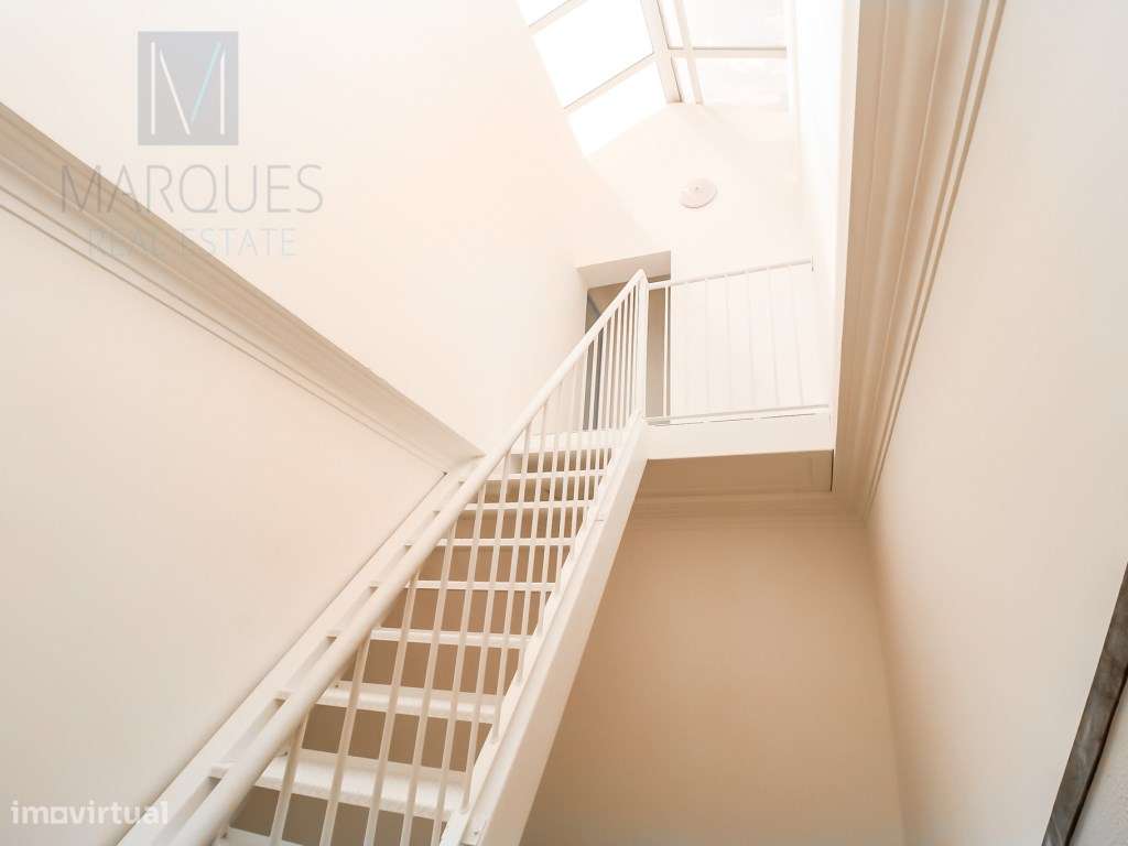 Apartamento T4 com 3 Suites em Almada-30