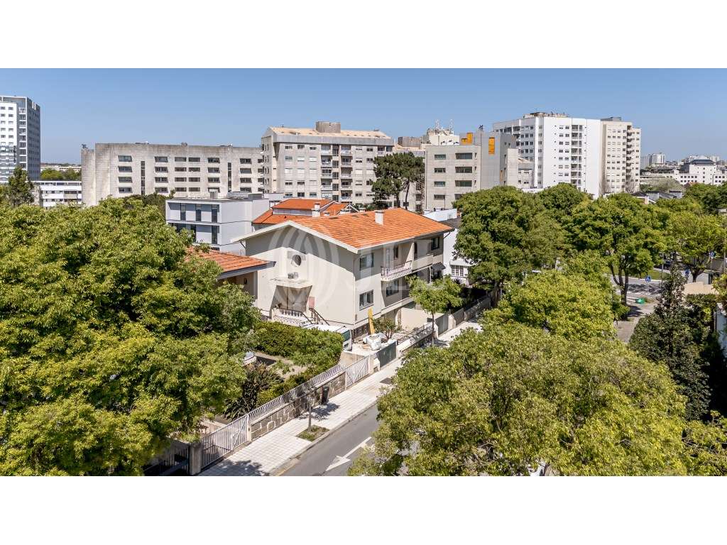 Moradia T5 com estacionamento e jardim, no Porto - Grande imagem: 5/5