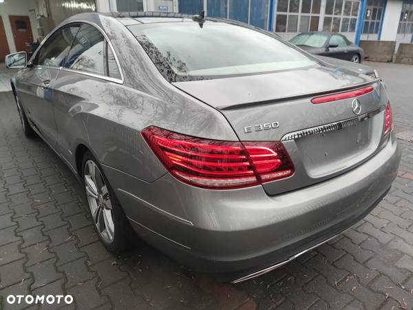 Mercedes-Benz Klasa E 350 Coupe 7G-TRONIC - 33