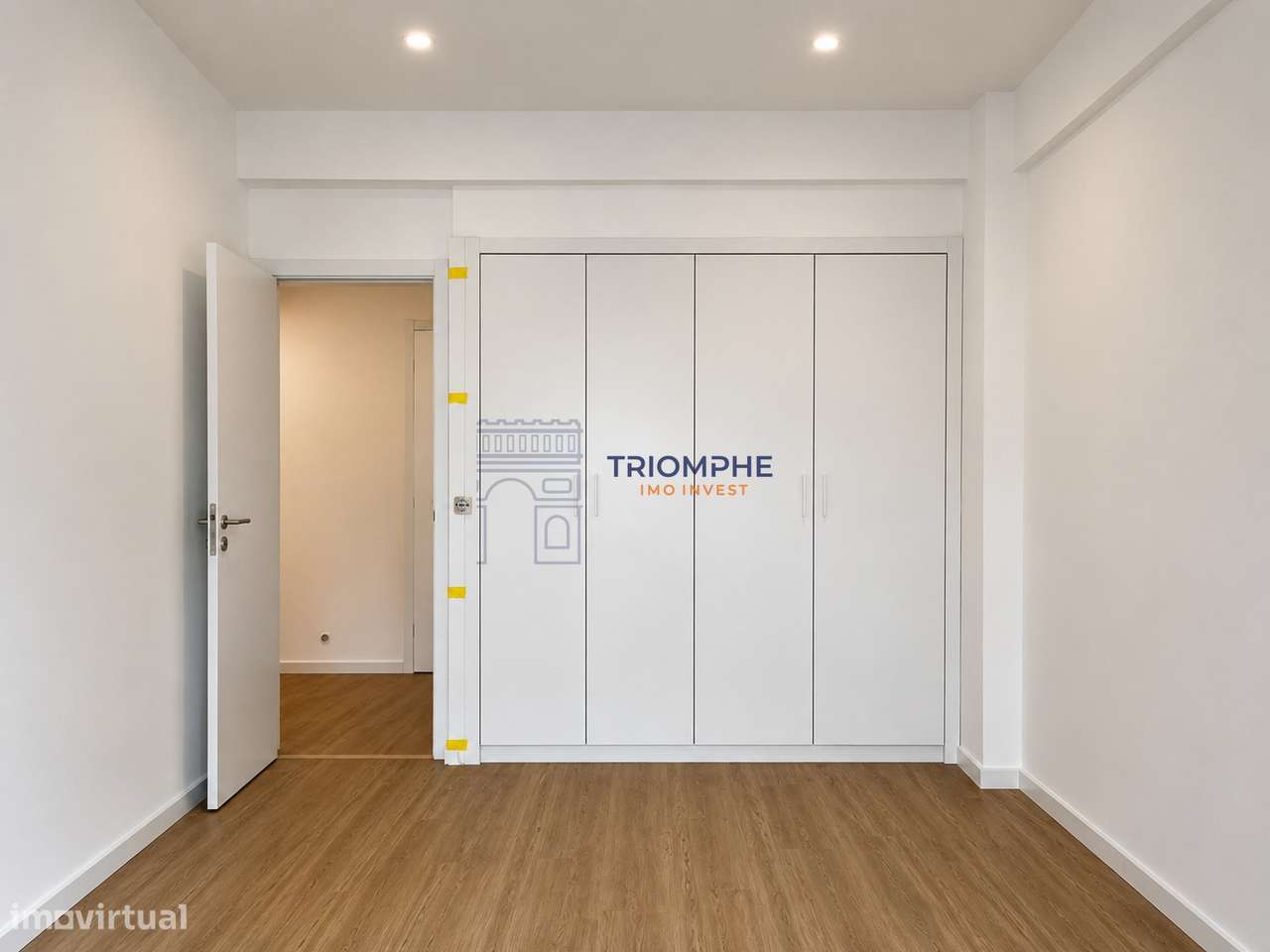 Apartamento T3 totalmente remodelado com duas varandas-14