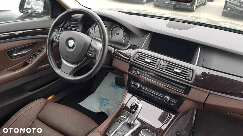 BMW Seria 5 525d Touring Luxury Line - 4