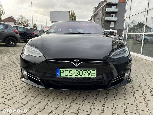 Tesla Model S - 8