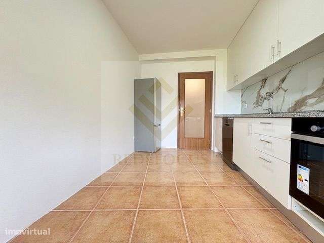 Apartamento T2 em São João de Ver-7