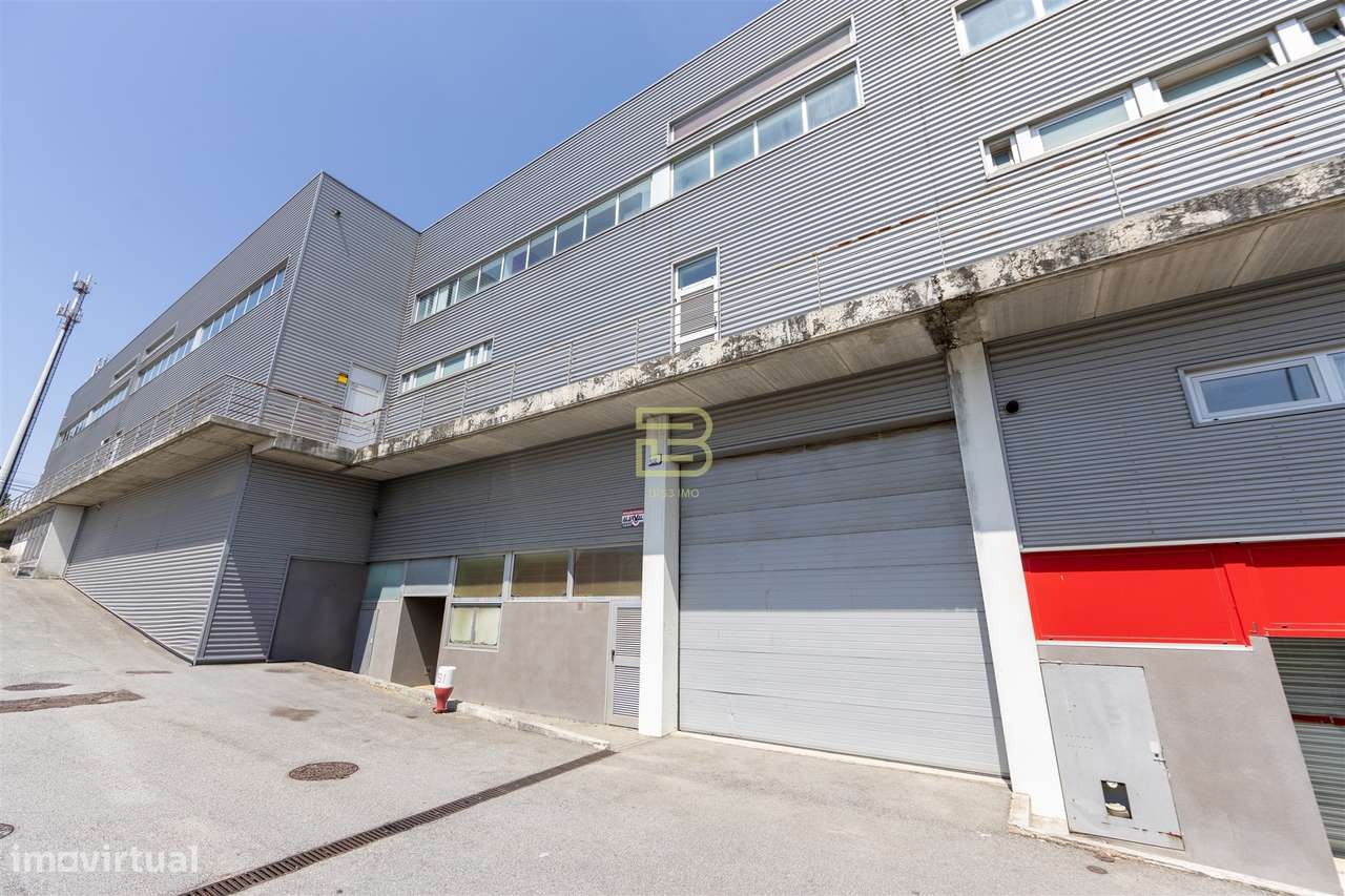 ARMAZÉM com 374m², para VENDA, na ZONA INDUSTRIAL de ERMESINDE - Grande imagem: 2/22