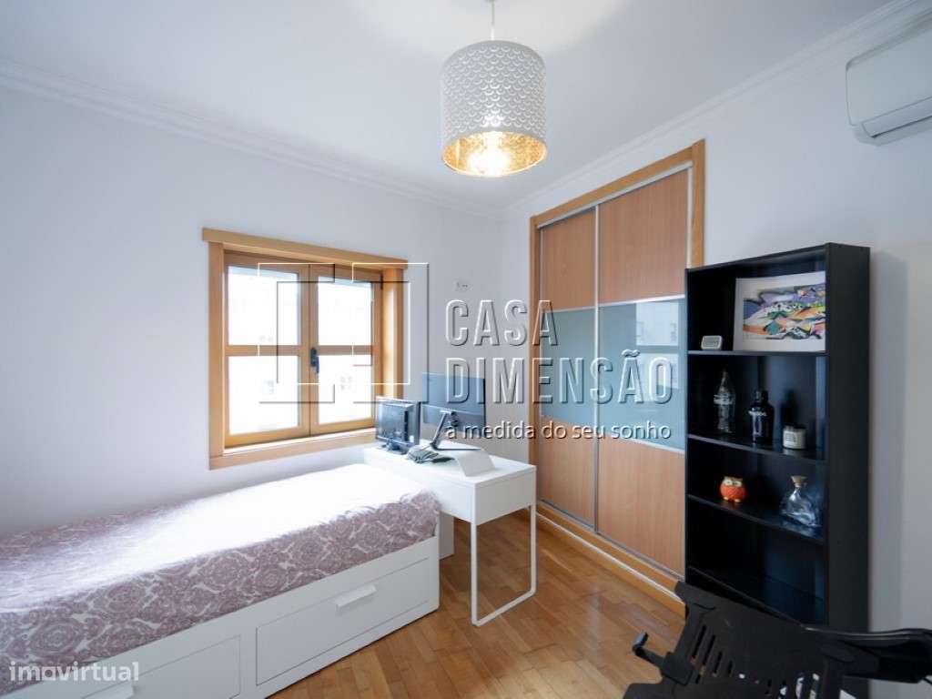 Apartamento de tipologia T2 na Serra de Carnaxide, como NOVO!!-40