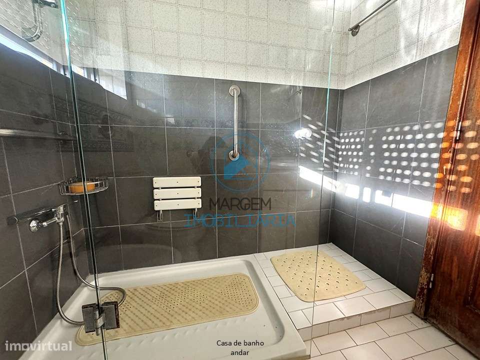 Moradia bifamiliar T4+T1 – terreno, poço, garagem – Anta - Grande imagem: 4/45