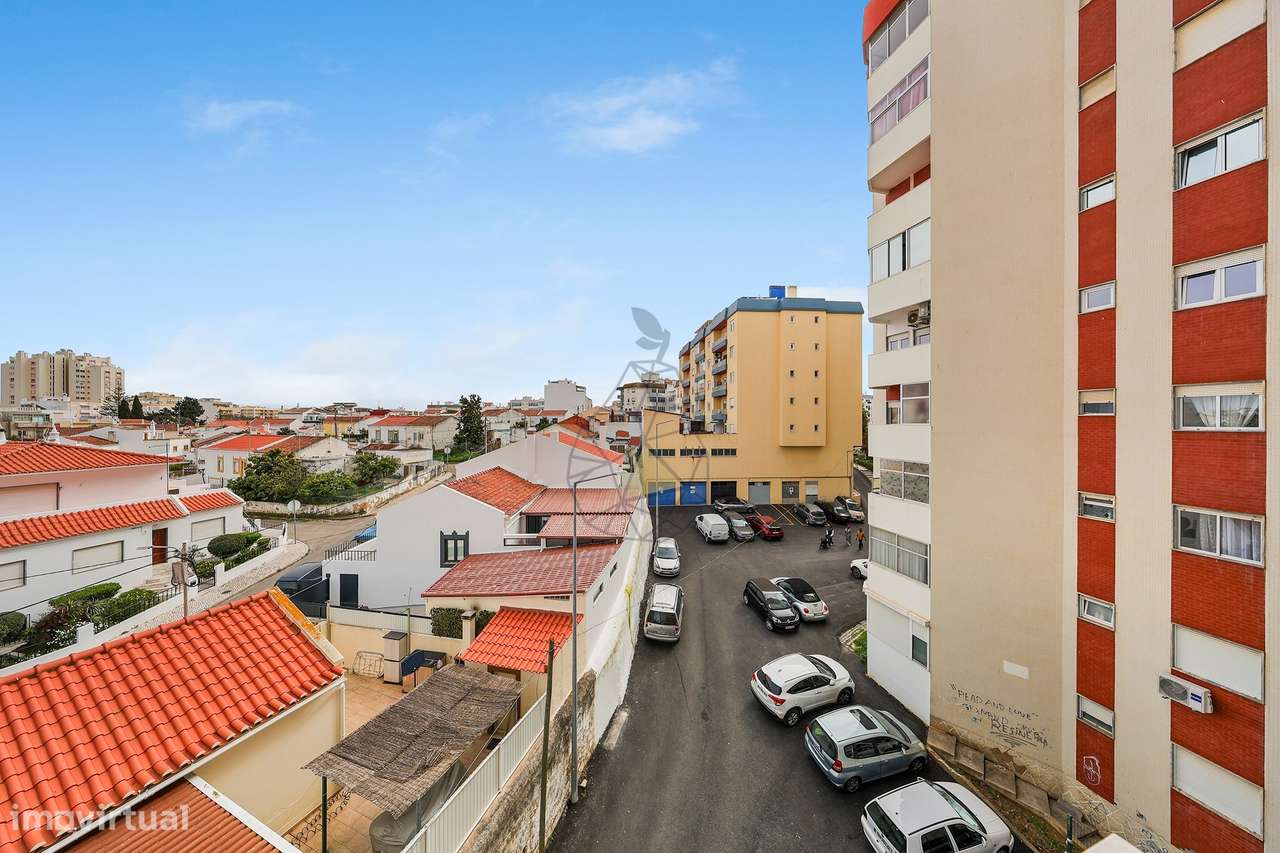 T3 central totalmente remodelado, com 2 casas de banho em Portimão-8