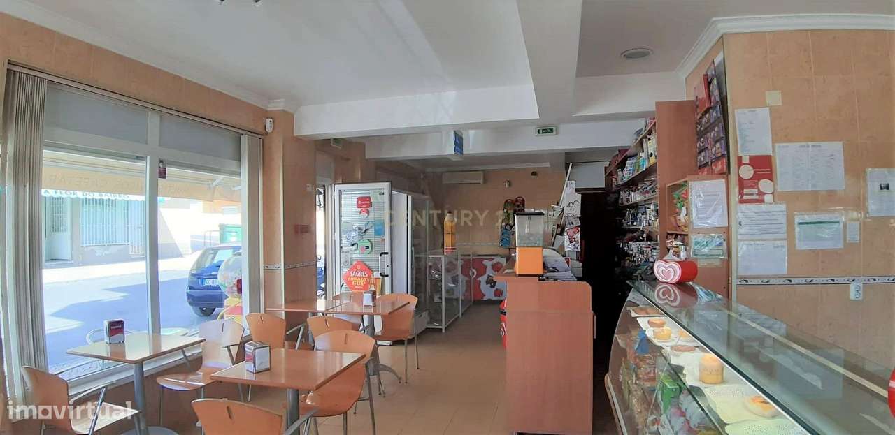 Loja  na rua cidade de Almada em Vale Fetal - Próximo da GNR - Grande imagem: 4/7