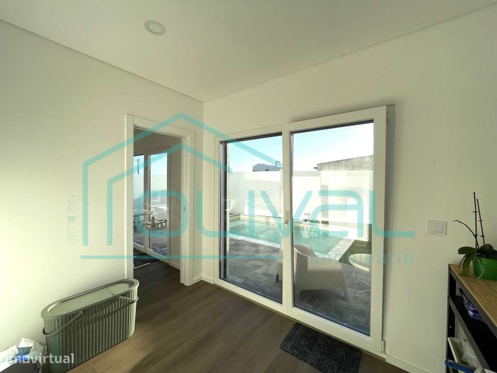 Moradia T3+1 Moderna com Piscina Privada - Conforto, Elegância e Fu...-9