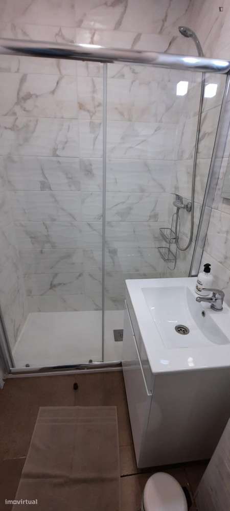 Quarto - localizado em Paranhos Porto - Grande imagem: 2/20