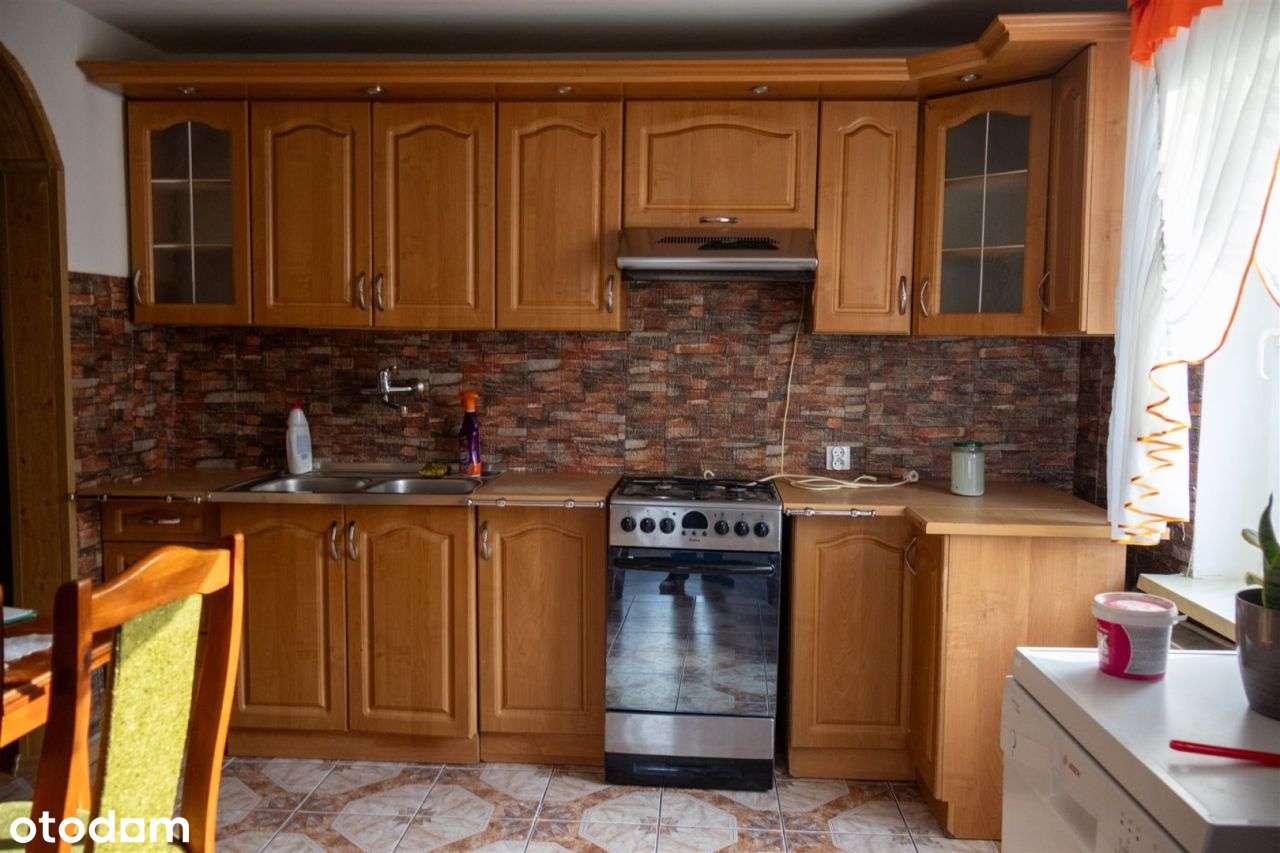 Dom z dwoma mieszkaniami i budynkiem gosp– Szczuka-4