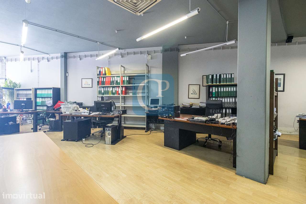 Loja para comércio no Centro do Porto - Grande imagem: 3/22