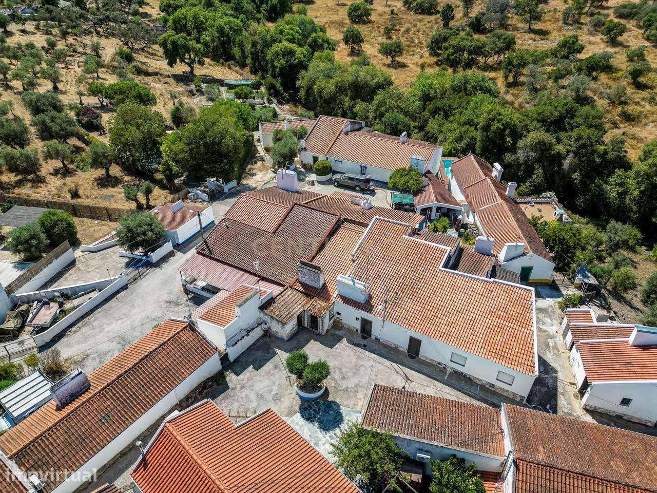 Moradia Térrea com Terreno de 950 m² a Apenas 8 km de Évora-18