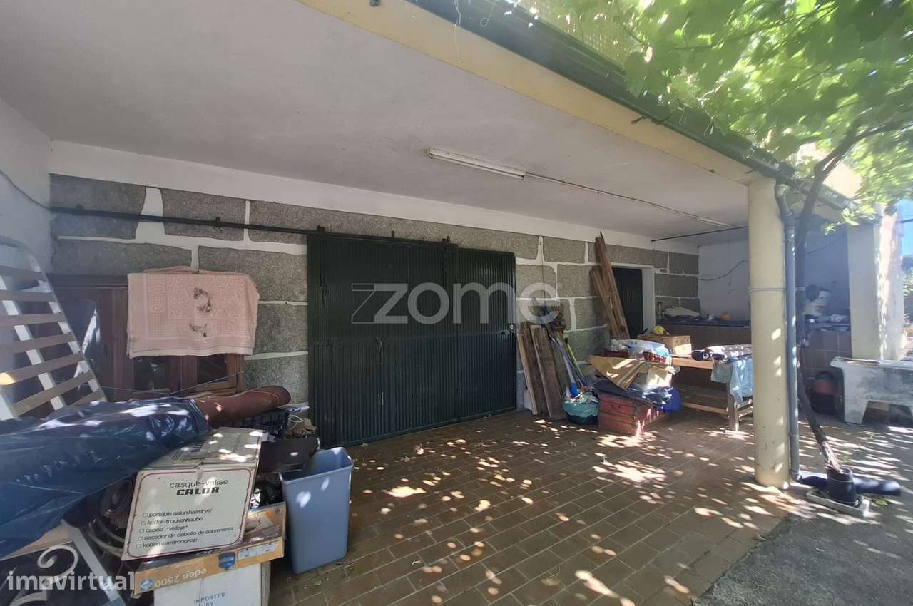 Espetacular Moradia T4 com Jardim e Garagem em Chaves-14