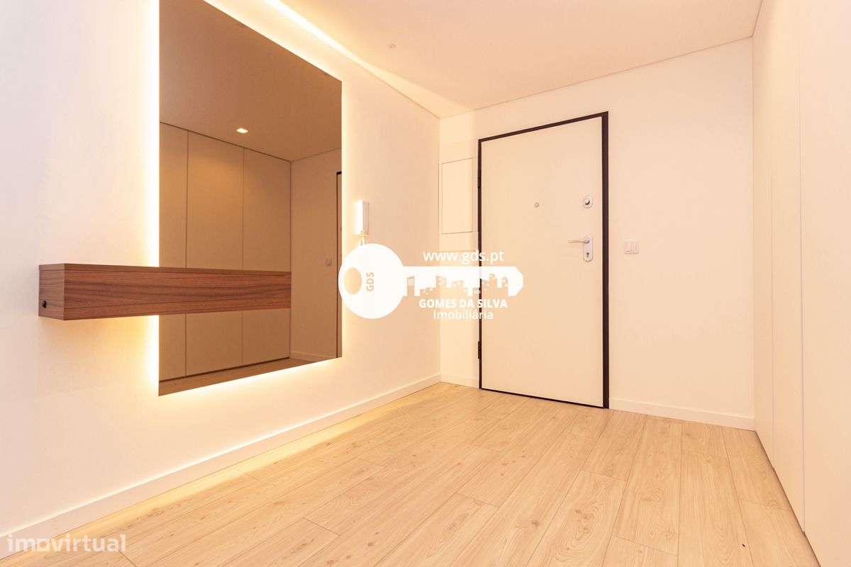 Apartamento T3 remodelado em condomínio fechado - Grande imagem: 4/41