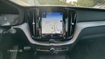 Volvo XC 60 2.0 T8 PHEV R-Design AWD - 12