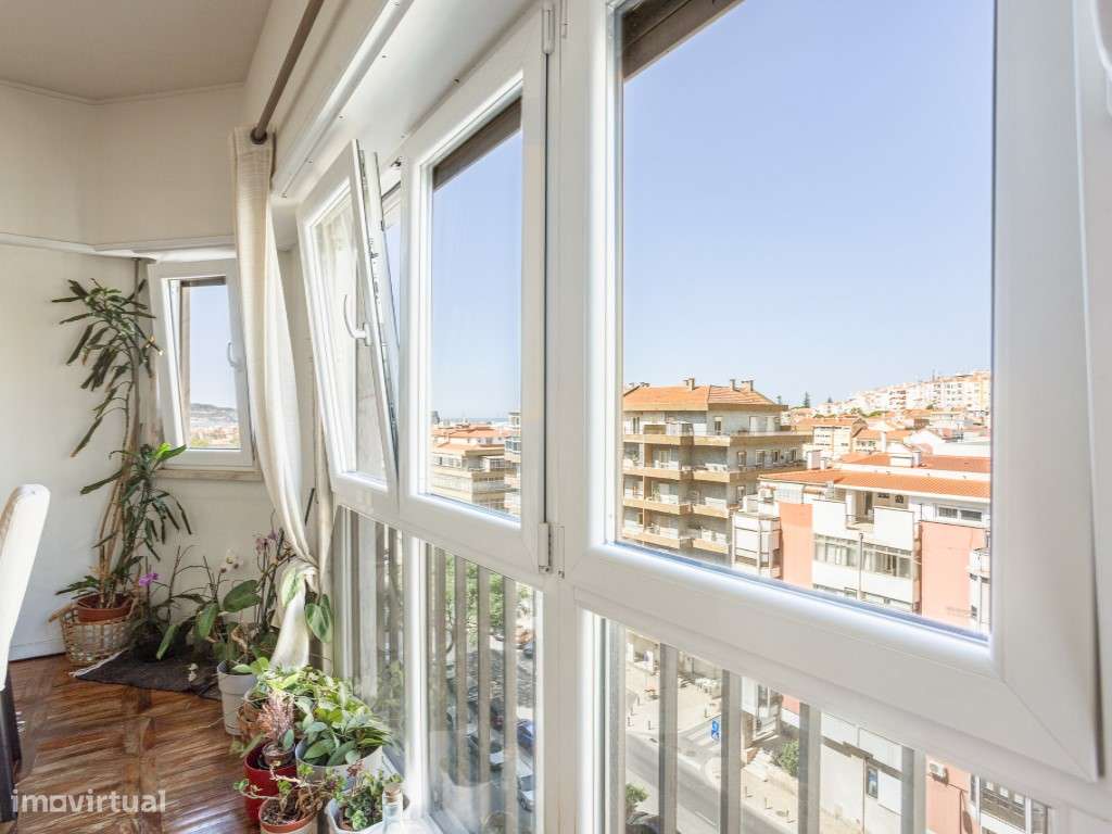 Excelente Apartamento T4 em MIraflores-10