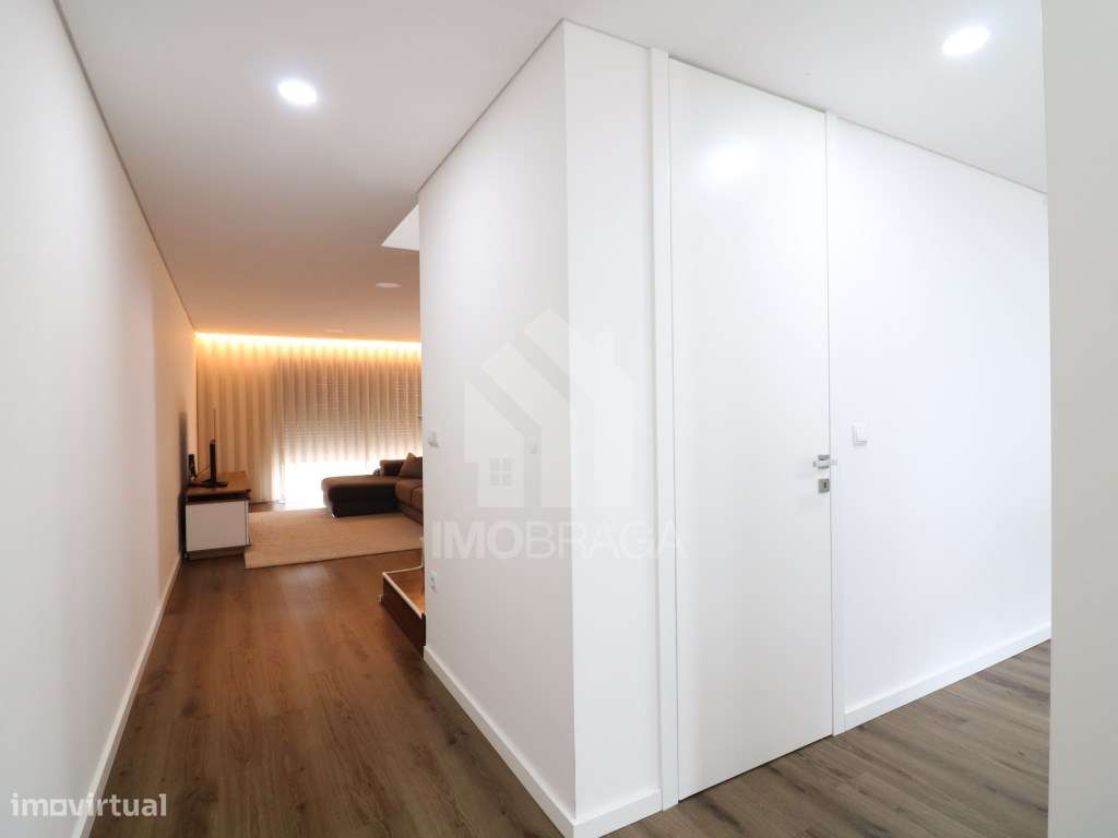 Venda Moradia Geminada T3, em Esporões, Braga-34