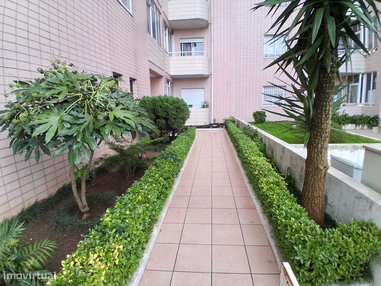 Apartamento T2 | Garagem | Elevador | Metro | Baguim | Gondomar-18