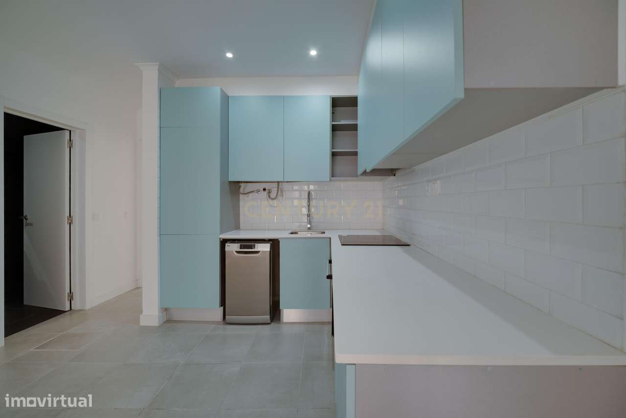 Prédio c/ 2 apartamentos (T1 e T2) com Pátio e Terraço - Centro Histór-6